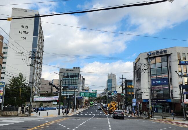 중화역 사거리 우회전 차로 확장