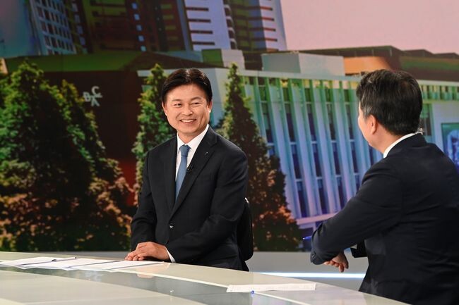 조용익 부천시장이 지난 24일 MBN 전국 네트워크뉴스 특별대담에 참여해 주거&middot;교육&middot;일자리&middot;문화를 한 곳에서 누리는 미래 부천의 모습을 제시했다.