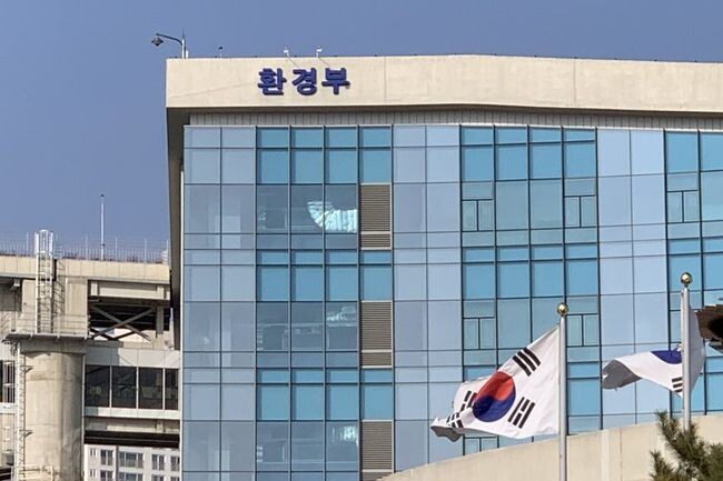 환경부가 11월 5일 정부세종컨벤션센터에서 먹는샘물 관리 제도 선진화를 위한 토론회를 개최한다.