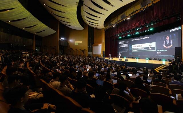 <span contenteditable="true">서울 강남구 코엑스에서 열린 ‘SK AI 서밋(SUMMIT)’ 전경
