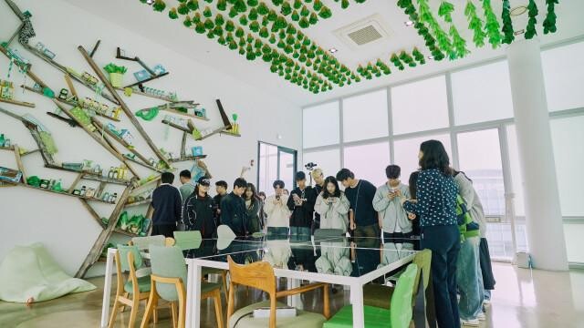 <span contenteditable="true">연구소 내부 견학