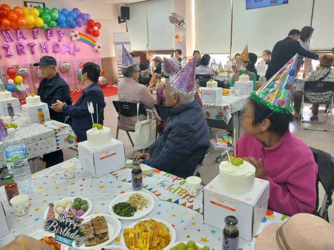 정릉3동 주민자치회 '사랑을 나누는 홀몸 어르신 생신잔치'