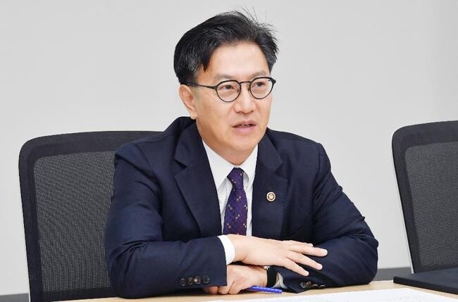 김범석 기획재정부 차관이 11월 13일 오전 서울 영등포구 한국수출입은행에서 열린 '제21차 일자리 전담반 회의'를 주재, 모두발언을 하고 있다.&nbsp;
