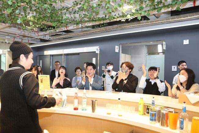 관악구가 청년친화도시로 선정받기 위한 서울시의 첫 관문을 통과하고 대한민국 최초 청년친화도시 지정에 도전하고 있다.
