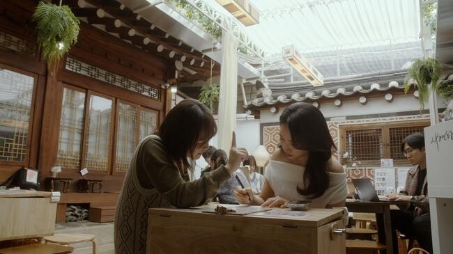 금천구(구청장 유성훈)는 사진 전문 기업 '시현하다'와 협업해 '청년도전지원사업' 참여 청년 25명을 대상으로 프로필 사진 촬영을 진행했다고 밝혔다.