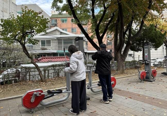 인천 미추홀구(구청장 이영훈)는 20일 미추홀구시설관리공단(이사장 박종구)과 함께 동절기 대비 관내 공원&middot;녹지 시설 합동점검을 실시했다.