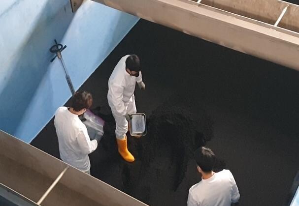 인천광역시(시장 유정복) 상수도사업본부는 시민들에게 더욱 맛있고 깨끗한 인천하늘수를 공급하기 위해 고도정수처리 등 정수공정 전반에 대한 관리를 강화하고 있다고 밝혔다.