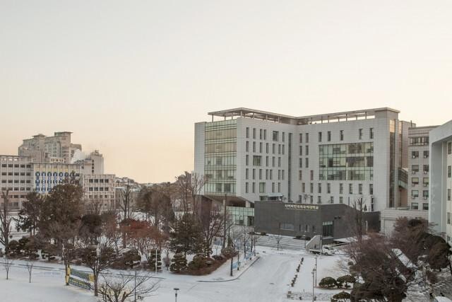 <span contenteditable="true">사이버한국외대가 12월 1일부터 2025년 1월 16일까지 2025학년도 1학기 신&middot;편입생을 모집한다