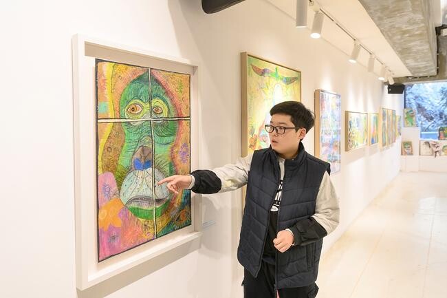 양천구(구청장 이기재)는 오는 7일까지 오목공원에 위치한 오목한 미술관에서 발달장애 청소년 화가 양예준의 첫 개인전 '보는 것은 기억이고 사랑이에요'를 개최한다고 밝혔다.