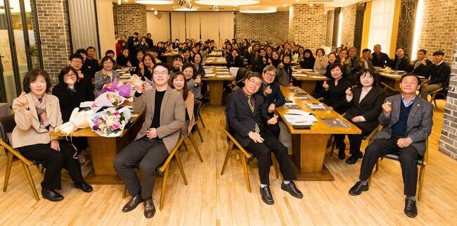 안산시(시장 이민근)는 지난 4일 오전 마이어스에서 2024년 안산시사회복지협의회(상임회장 박상호) 사업보고회 및 송년회를 개최했다고 5일 밝혔다.