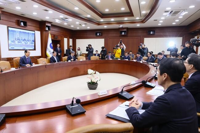 한덕수 국무총리가 5일 세종대로 정부서울청사에서 열린 국정현안관계장관회의를 주재, 모두발언을 하고 있다. 