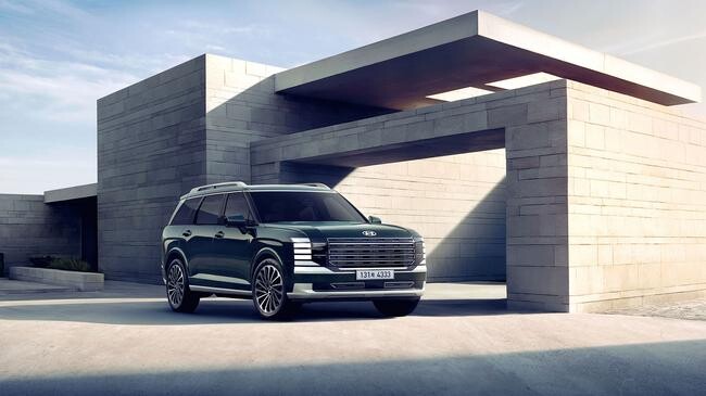 현대자동차가 내년 초 출시 예정인 `디 올 뉴 팰리세이드(The all-new PALISADE, 이하 팰리세이드)`의 주요 사양과 가격을 공개하고 20일(금)부터 사전계약을 시작한다.