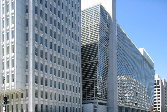 세계은행(World Bank)은 1월 17일 발표한 2025년 세계경제전망(Global Economic Prospects)에서 세계경제 성장률을 2.7%로 전망하며, 이는 작년 6월과 동일한 수준이라고 밝혔다.