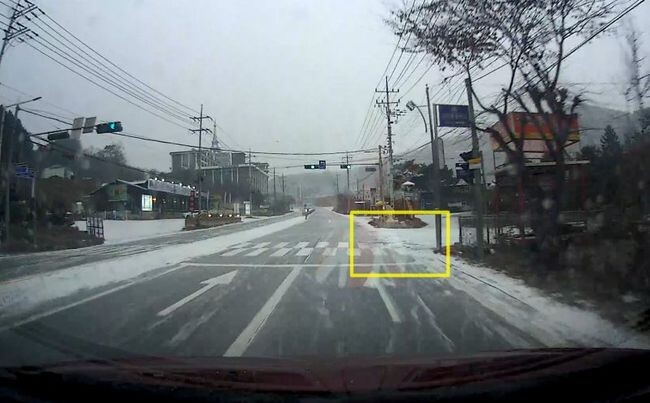 도로 파임(포트홀)으로 인한 교통사고 발생 전 모습