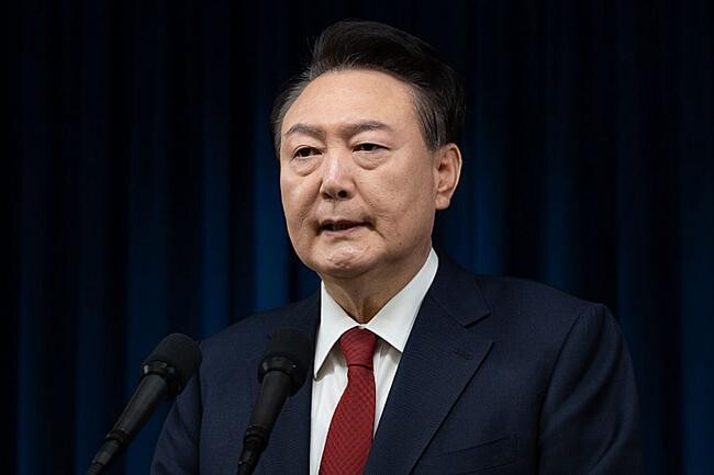 윤석열 대통령 탄핵에 대한 여론 조사에서 찬성 의견이 58%로 나타났다.
