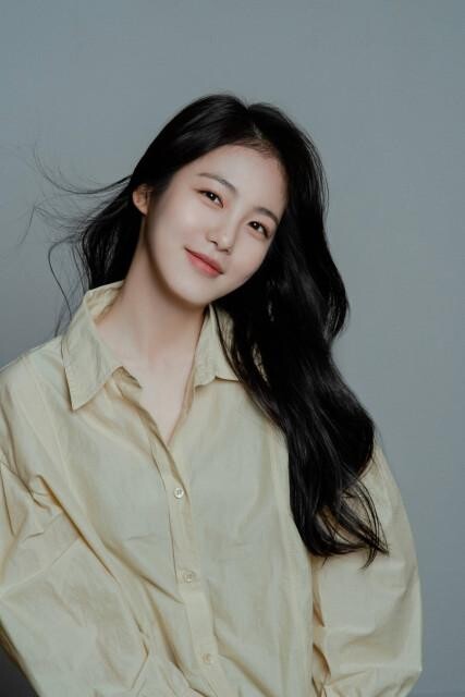 투썸플레이스 신규 캠페인 모델로 발탁된 배우 신예은