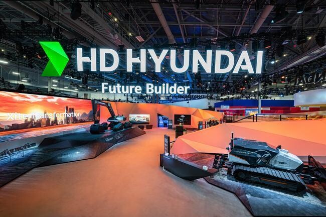 HD현대가 인공지능(AI) 및 로봇 기술 전문기업들과 손잡고 국내 최초 용접 휴머노이드 개발에 나선다.