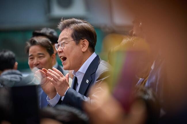 이재명 더불어민주당 대통령 후보가 5월 12일 수도권과 충청 지역을 잇따라 방문해 첨단산업 종사자들과 만나고 집중 유세를 벌이며 민생 회복과 미래 비전 실현을 강조했다.