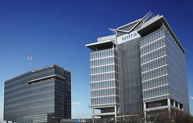 산업통상자원부(장관 안덕근, 이하 산업부)와 KOTRA(사장 강경성)는 미국 관세 정책으로 수출에 어려움을 겪는 중소 · 중견기업을 지원하기 위해 `관세 대응 바우처 사업`을 확대 추진하고, 오는 5월 20일(화) 오전 10시에 온라인 설명회를 개최한다.
