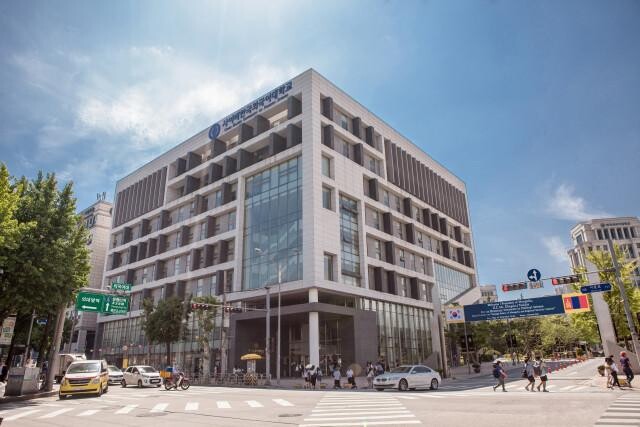 사이버한국외국어대학교가 6월 1일(일)부터 7월 17일(목)까지 2025학년도 2학기 신 · 편입생을 모집한다. 사진은 사이버한국외대 전경