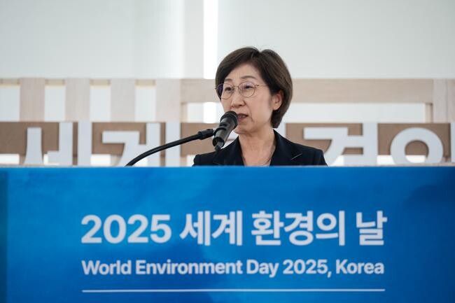 탄소중립녹색성장위원회 한화진 위원장이 인사말을 하고 있다.