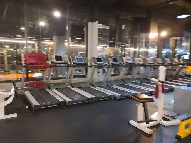 문화체육관광부는 국민 건강 증진과 체육활동 활성화를 위해 문화비 소득공제 대상을 체력단련장과 수영장까지 확대한다고 밝혔다.