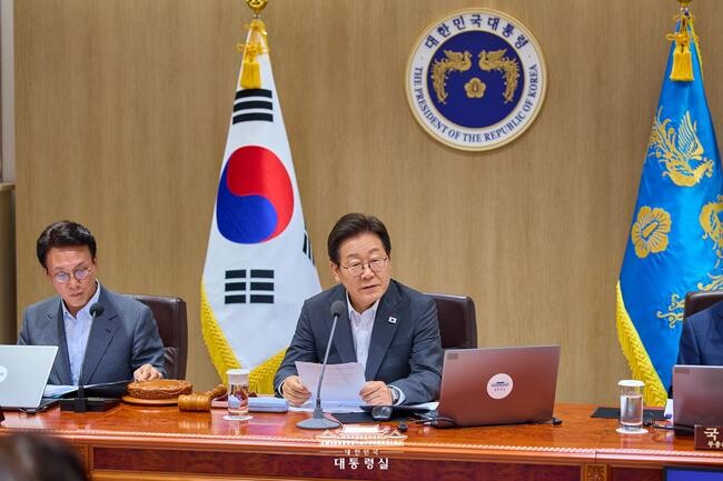 이재명 대통령은 7월 8일 열린 제30회 국무회의에서 여야가 민생공약 협의체를 구성한 것을 환영하며, 돌봄 사각지대 점검과 조달행정 개편 등 민생 · 행정 전반에 대한 종합 대응을 주문했다.